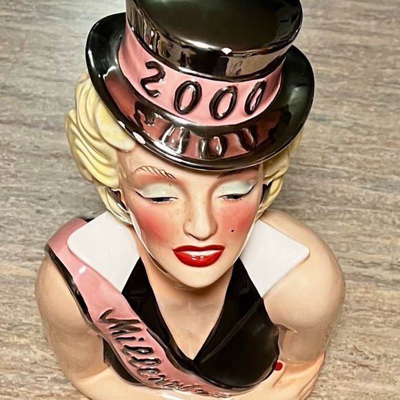 Marilyn Monroe rare find millennium 2000 ceramic cookie jar
